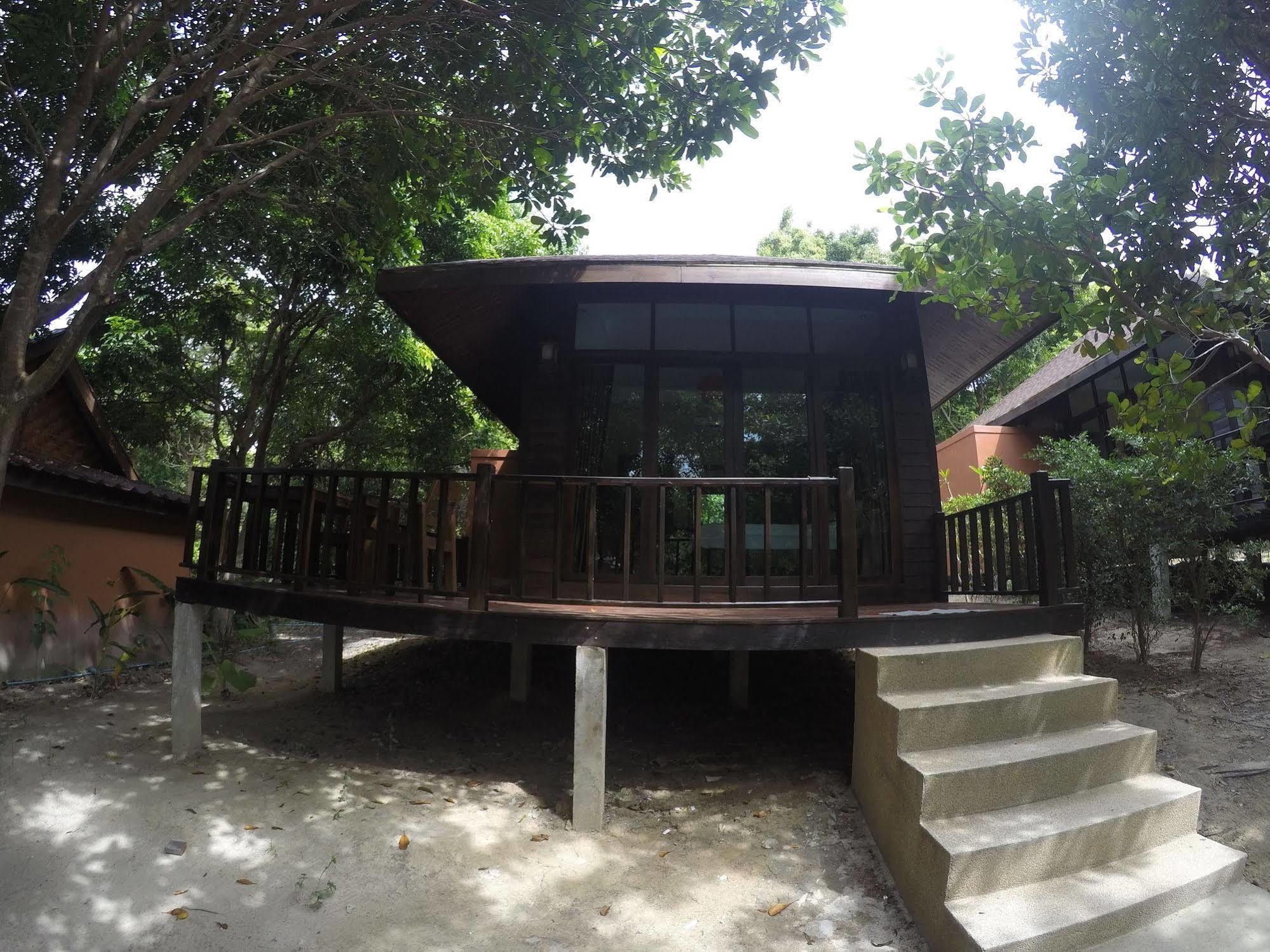 Lipe Sunset Beach Resort Ngoại thất bức ảnh